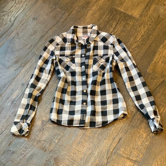 🛍 2/$25 TNA Black and White Buffalo Check shirt - Picture 1 of 8